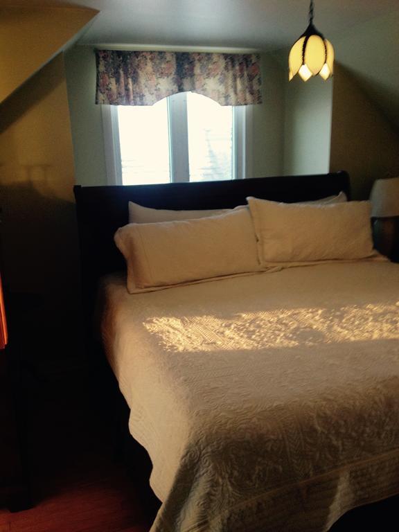 Mackenzie House B&B by Elevate Rooms Port Hawkesbury Exterior foto