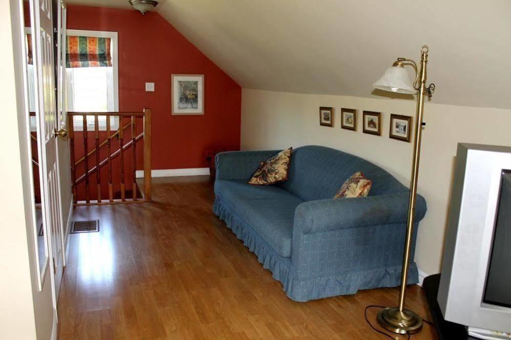 Mackenzie House B&B by Elevate Rooms Port Hawkesbury Exterior foto